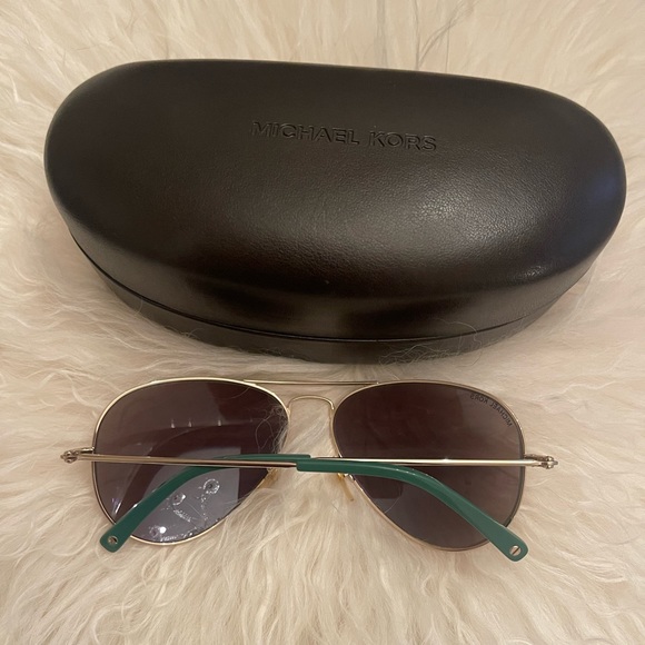 Michael Kors aviator sunglasses. Gold frame, reflective lens - Picture 3 of 4